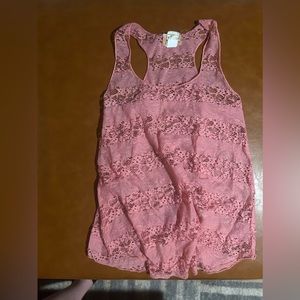 Light pink tank size small